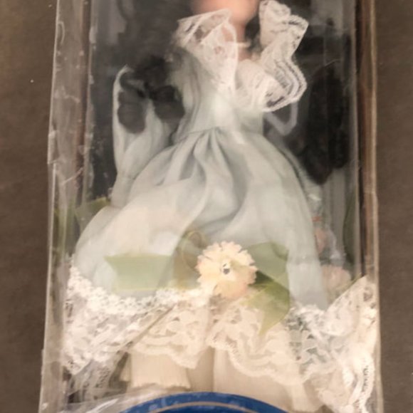 17" Porcelain Doll w/ Long Dark Hair & Green Eyes (in original box) - Picture 5 of 6